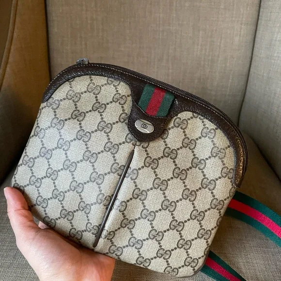 Authenticc Gucci vintage web sherry line crossbodydy bag 904.02.047 (C20001) - Picture 9 of 16